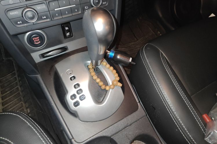 雷诺 科雷傲(进口) 2015款 2.0L 两驱标准版中控内饰18