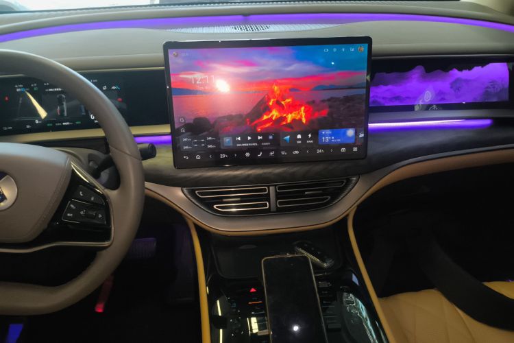 腾势D9 2022款 DM-i 1040 尊贵型中控内饰16