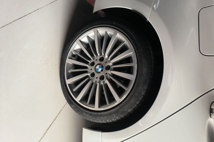 宝马3系 2019款 320Li 时尚型车身外观6008