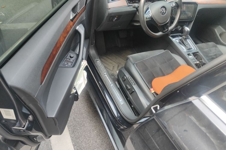 大众 迈腾 2019款 330TSI DSG 尊贵型 国VI中控内饰7003