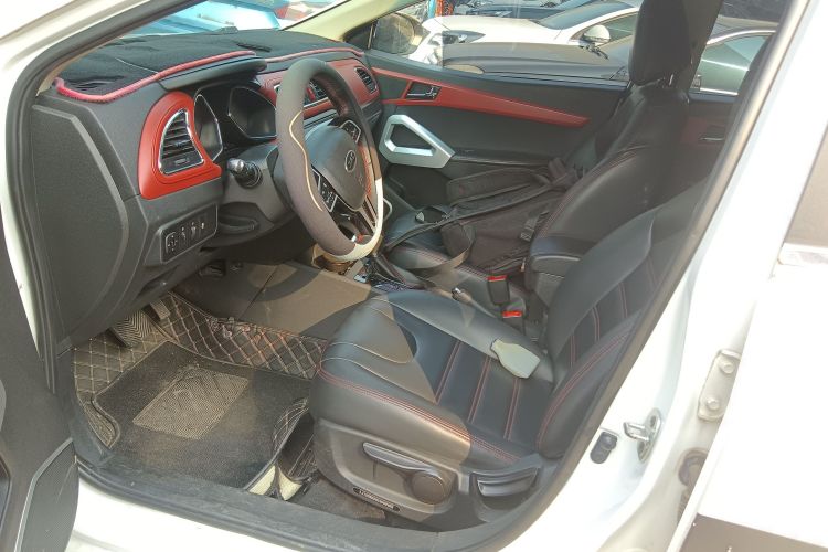 江汽集团 瑞风S2 2017款 1.5L CVT豪华型中控内饰19