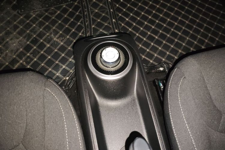 五菱汽车 五菱缤果 2023款 203km 轻享款局部细节18