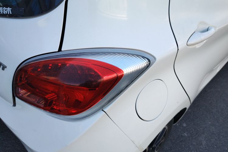 长安 奔奔 2015款 1.4L IMT豪华型 国V车身外观6006