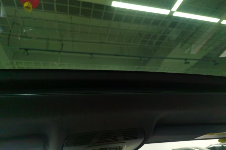 宝马X2 2021款 改款 sDrive25i 曜夜版中控内饰22