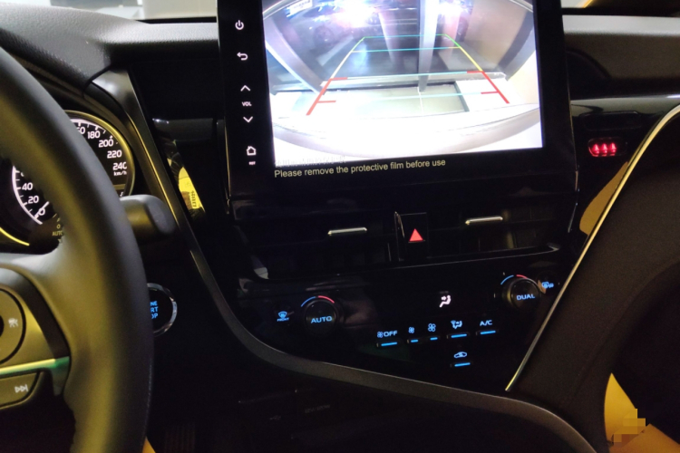 丰田 凯美瑞 2023款 2.0G 豪华版中控内饰16