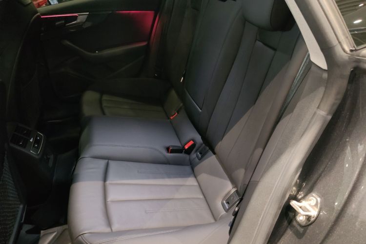 奥迪A5 2023款 Sportback 40 TFSI quattro 豪华动感型中控内饰7004