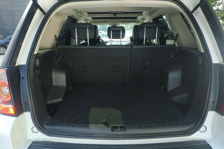 路虎 神行者2 2014款 2.0T Si4 SE汽油版局部细节23