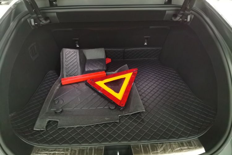 阿维塔12 2025款 Ultra增程版机舱底盘23