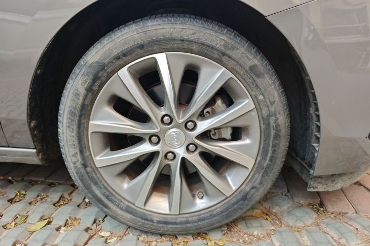 别克GL6 2019款 18T 6座互联豪华型 国V车身外观10