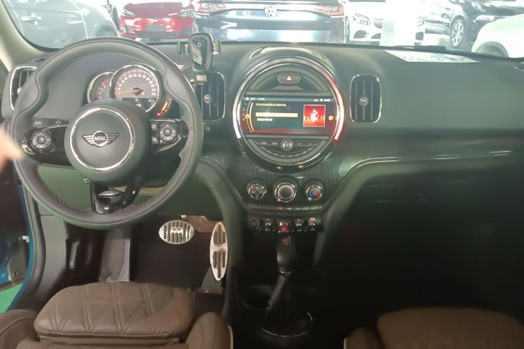 MINI Countryman 2018款 1.5T COOPER ALL4 艺术家中控内饰7002