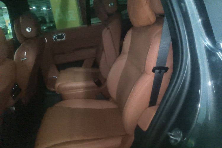 理想汽车 理想L8 2023款 Air中控内饰21