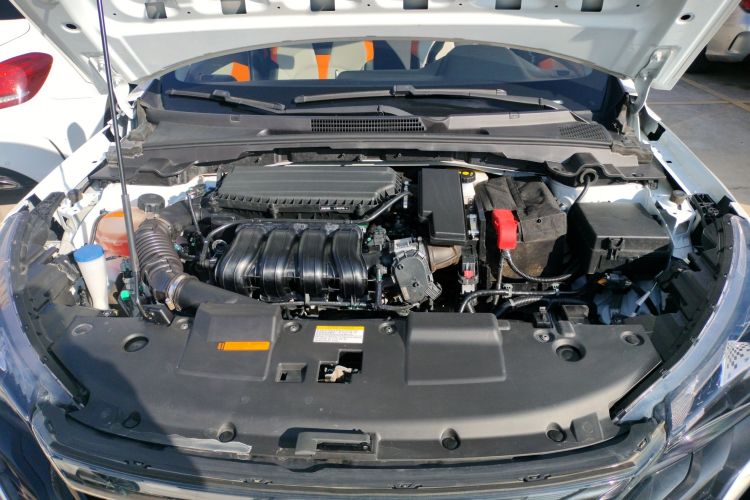 东风风神 奕炫 2023款 马赫版 1.5L 自动追影版机舱底盘24