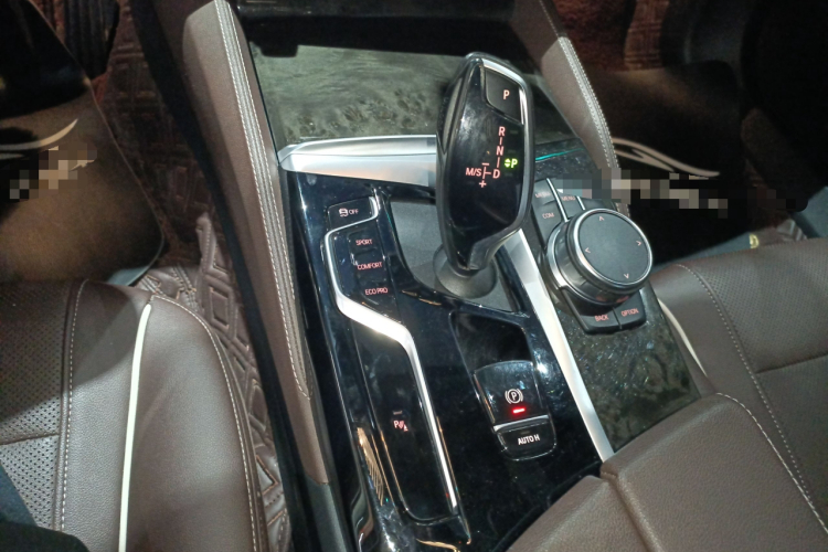 宝马5系 2022款 改款二 525Li M运动套装局部细节18