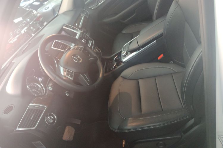 奔驰M级 2014款 ML 320 4MATIC中控内饰19