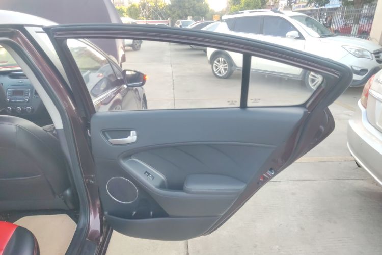 起亚K3 2015款 1.6L 手动GLS中控内饰7006