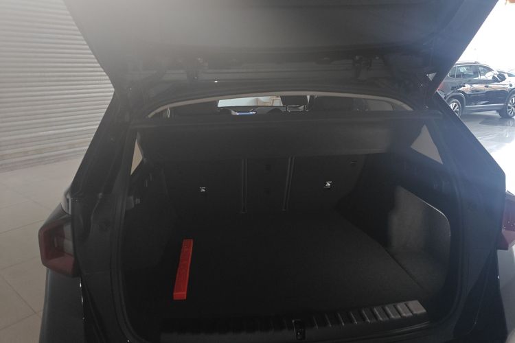 宝马iX1 2023款 eDrive25L M运动套装机舱底盘23