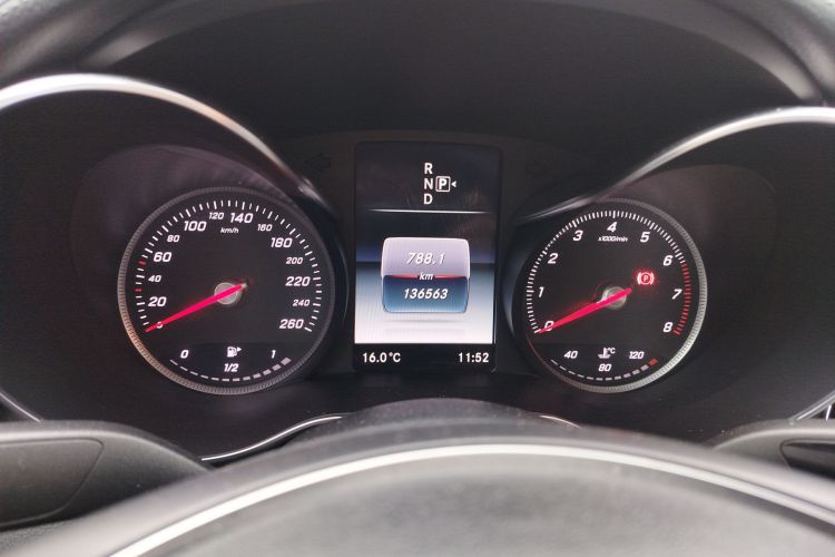 奔驰C级 2015款 C 200 L 运动型中控内饰14