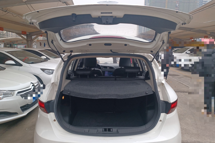 一汽 骏派D60 2016款 1.5L 手动豪华型机舱底盘23