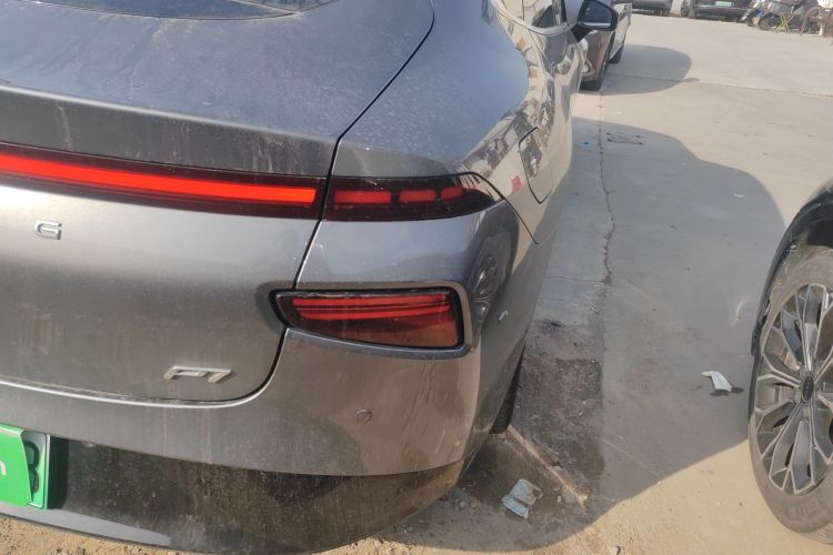 小鹏P7 2022款 480N+车身外观9