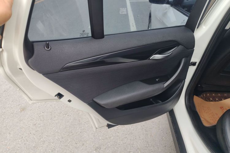 宝马X1 2015款 sDrive18i 时尚晋级版中控内饰49