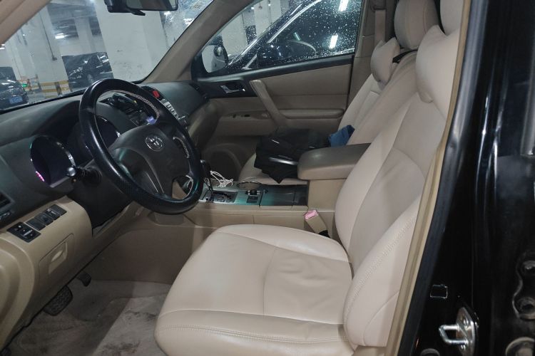 丰田 汉兰达 2012款 2.7L 两驱7座精英版中控内饰19