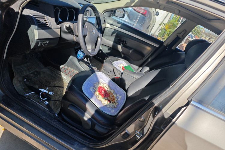 日产 轩逸 2016款 经典 1.6XE 自动领先版中控内饰19