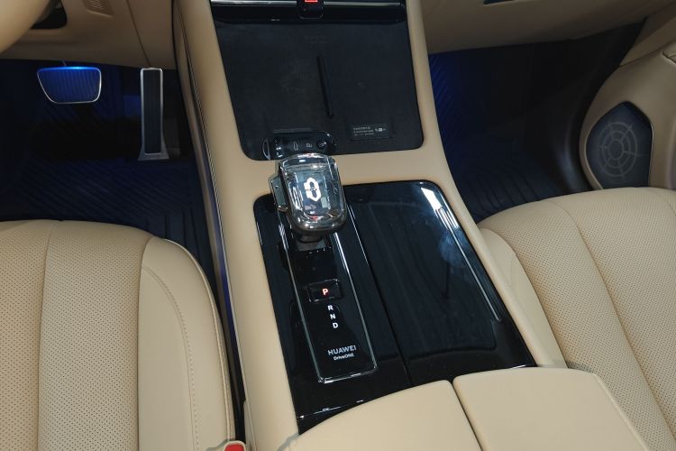 鸿蒙智行 问界M7 2024款 1.5T 后驱Plus版 5座中控内饰18