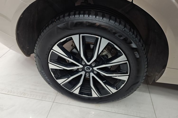 沃尔沃XC60 2025款 B5 四驱智远豪华版车身外观6008