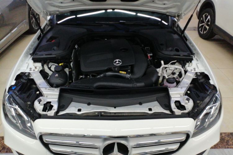 奔驰E级 2020款 改款 E 260 L 运动型局部细节24