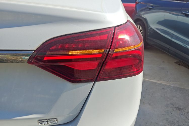 吉利汽车 帝豪 2019款 领军版 1.5L CVT向上亚运版 国VI车身外观6006