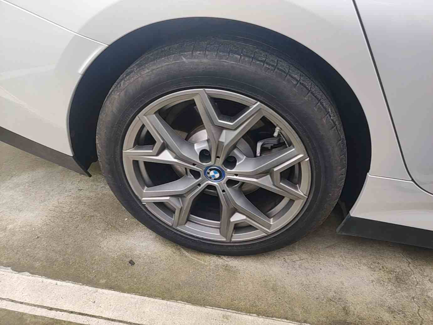 宝马i3 2024款 eDrive 35 L(4)