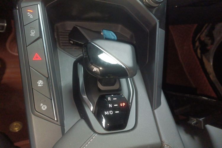 领克06 2021款 1.5T Shero粉色特别版中控内饰18