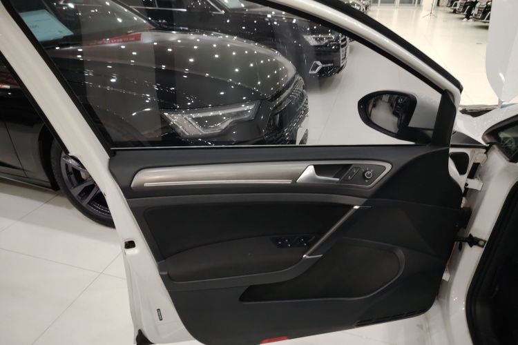 大众 高尔夫 2016款 1.6L 自动舒适型中控内饰7007