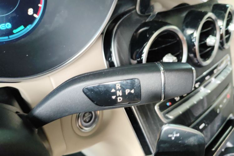 奔驰C级 2020款 C 260 L 运动版中控内饰18