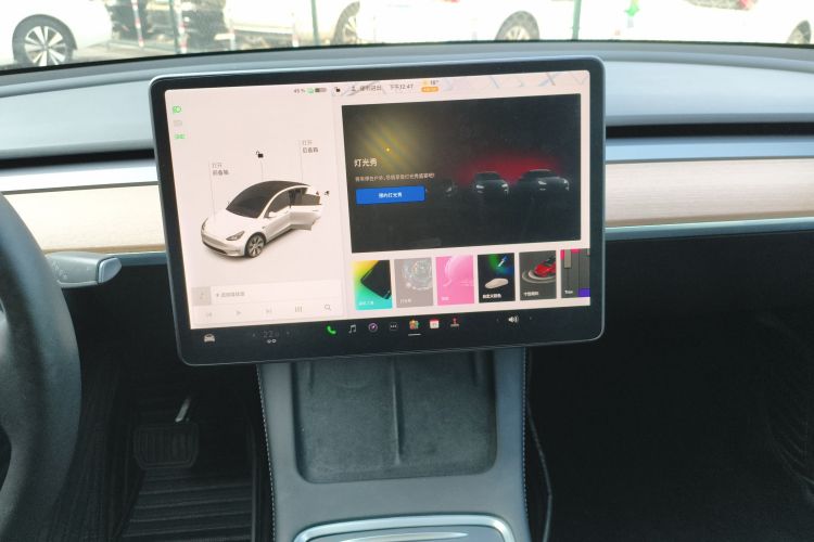 特斯拉 Model Y 2021款 长续航全轮驱动版中控内饰16