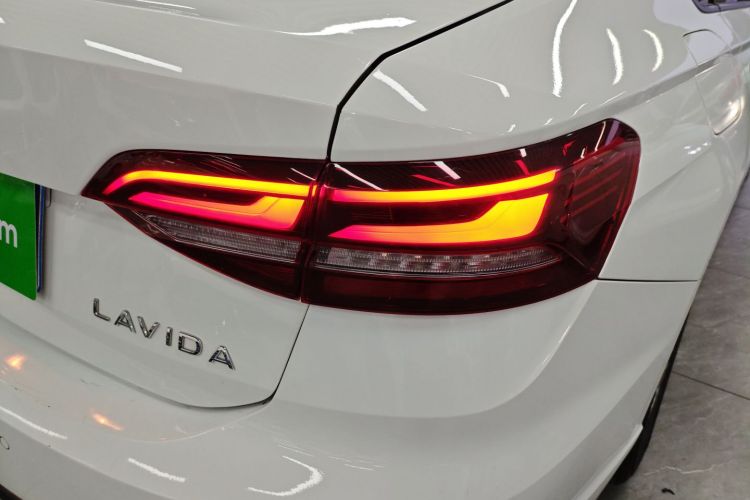 大众 朗逸 2023款 1.5L 自动得逸版车身外观9