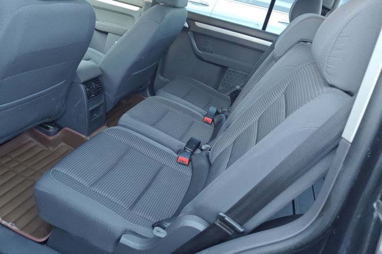 大众 途安 2013款 1.4T 手动风尚版5座中控内饰21