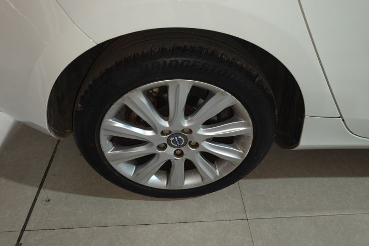 沃尔沃V40 2015款 1.6T 智逸版车身外观6008