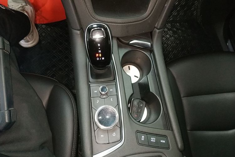 凯迪拉克XT5 2021款 28T 豪华型中控内饰18