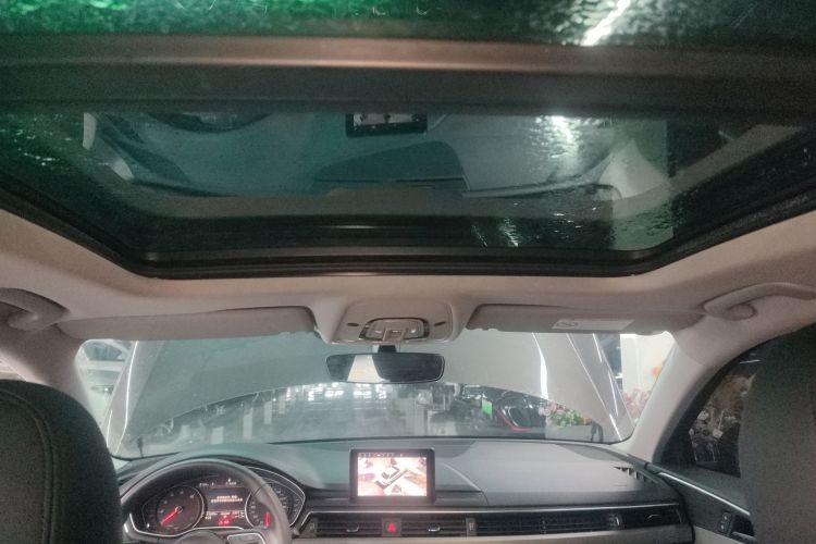 奥迪A4L 2018款 30周年年型 40 TFSI 进取型中控内饰22