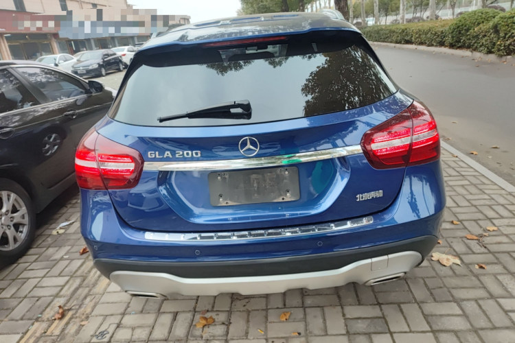 奔驰GLA 2018款 GLA 200 动感型车身外观6