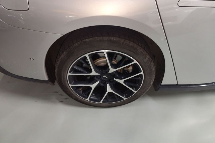 小鹏P7 2023款 P7i 702 Pro车身外观6008