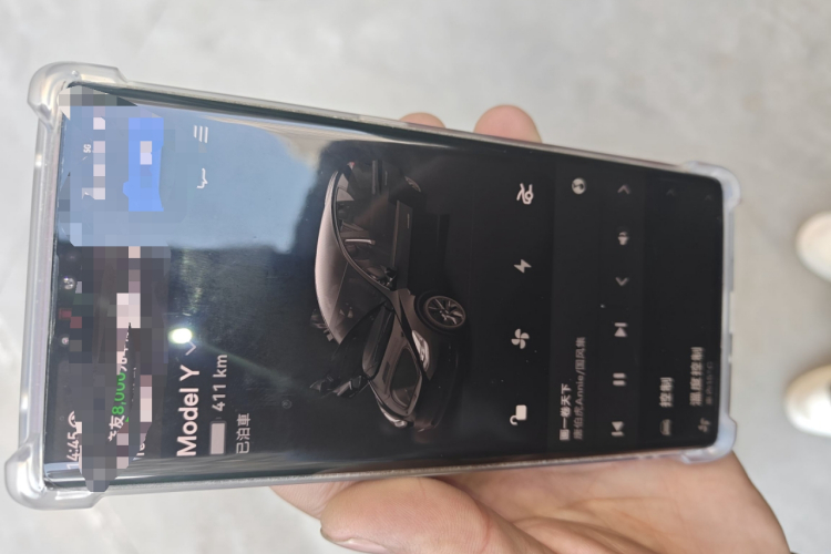 特斯拉 Model Y 2024款 后轮驱动版中控内饰11