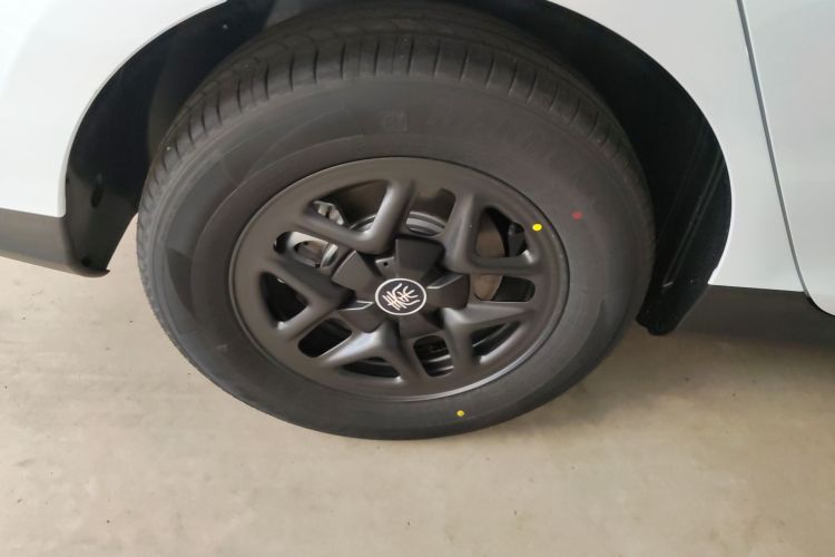 比亚迪 秦PLUS 2025款 DM-i 智驾版 55KM领先型车身外观6008