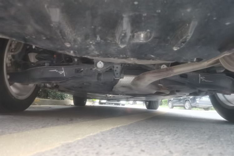 丰田 雷凌 2021款 185T CVT豪华版局部细节9008