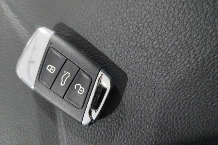 大众 迈腾 2020款 330TSI DSG 领先型中控内饰11