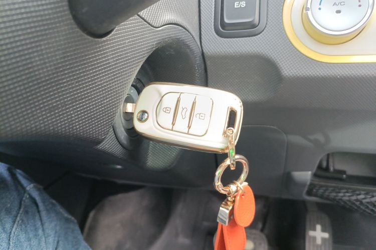 五菱汽车 宏光MINIEV 2021款 马卡龙时尚款 磷酸铁锂中控内饰7001