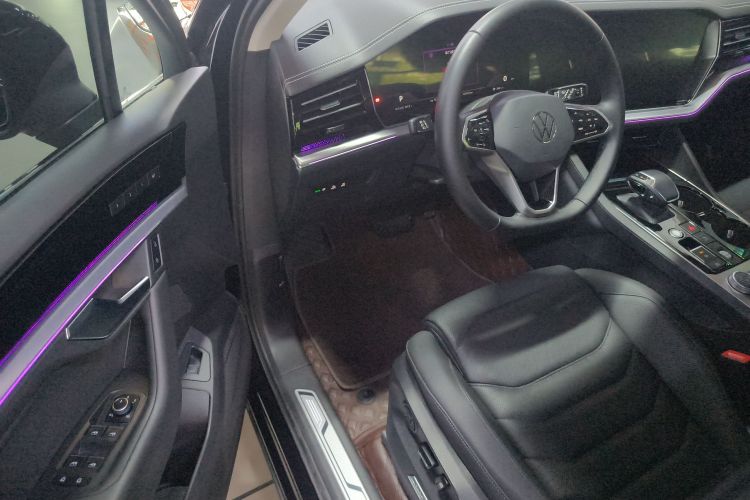 大众 途锐  3.0TSI 锐享版 曜黑运动套装中控内饰7003