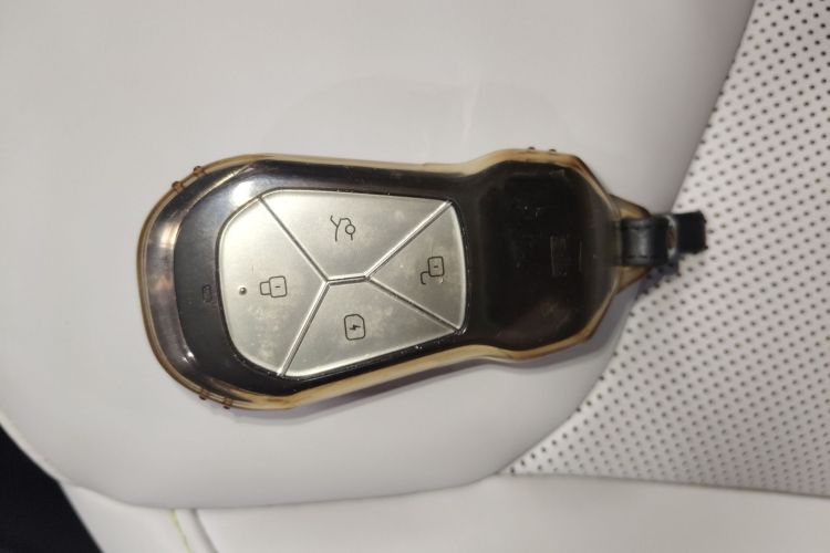 小鹏G6 2023款 700 四驱性能 Max中控内饰7001