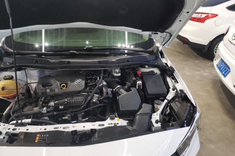 别克 威朗 2020款 15T 自动进取型机舱底盘26